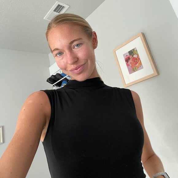 Meet your Posher, Carrie - Picture 1 of 1